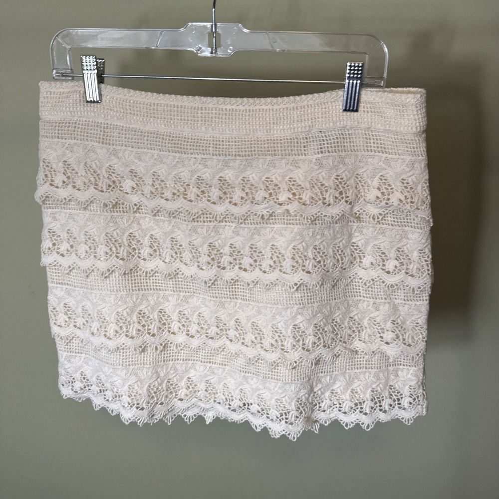 American Eagle Crocheted Skirt Size 12 Boho Tiered‎ Lace Short Zip Ivory Cream